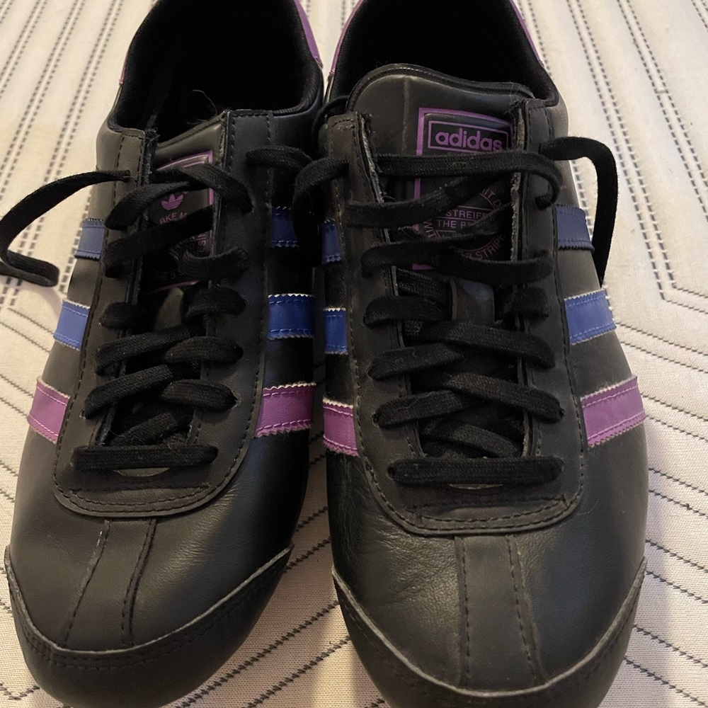 Adidas 3 Stripe 3 Streifen Black Shoes Men’s 7 1/2. Great shape gently used.